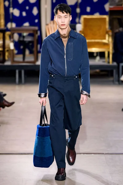 Look 13